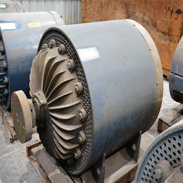 Motor Siemens / AC - Voltaje 2300-  RPM 1200 - HP 150 (Usado) con tapa